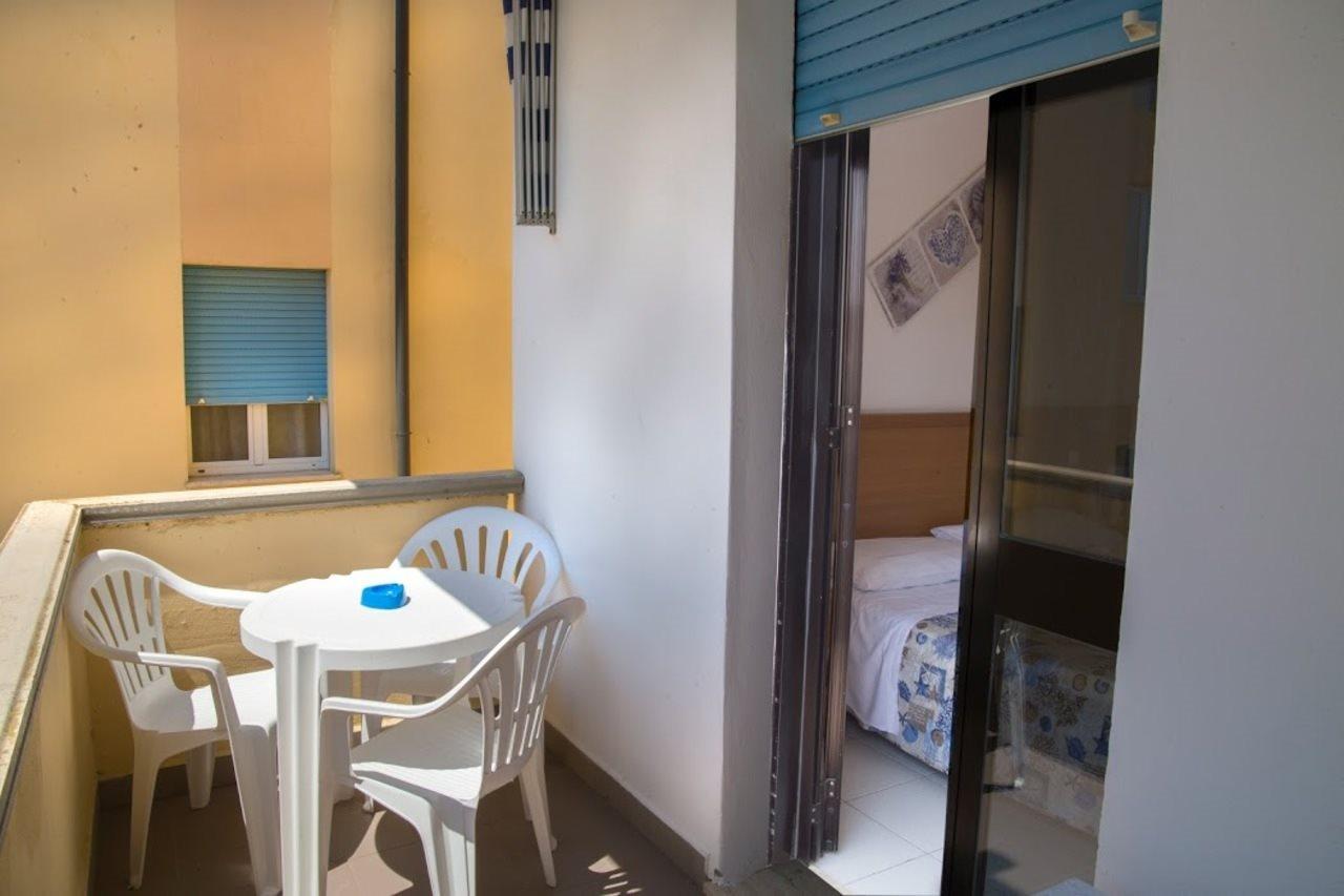 Hotel Stella Marina มารินา ดิ เชชินา ภายนอก รูปภาพ