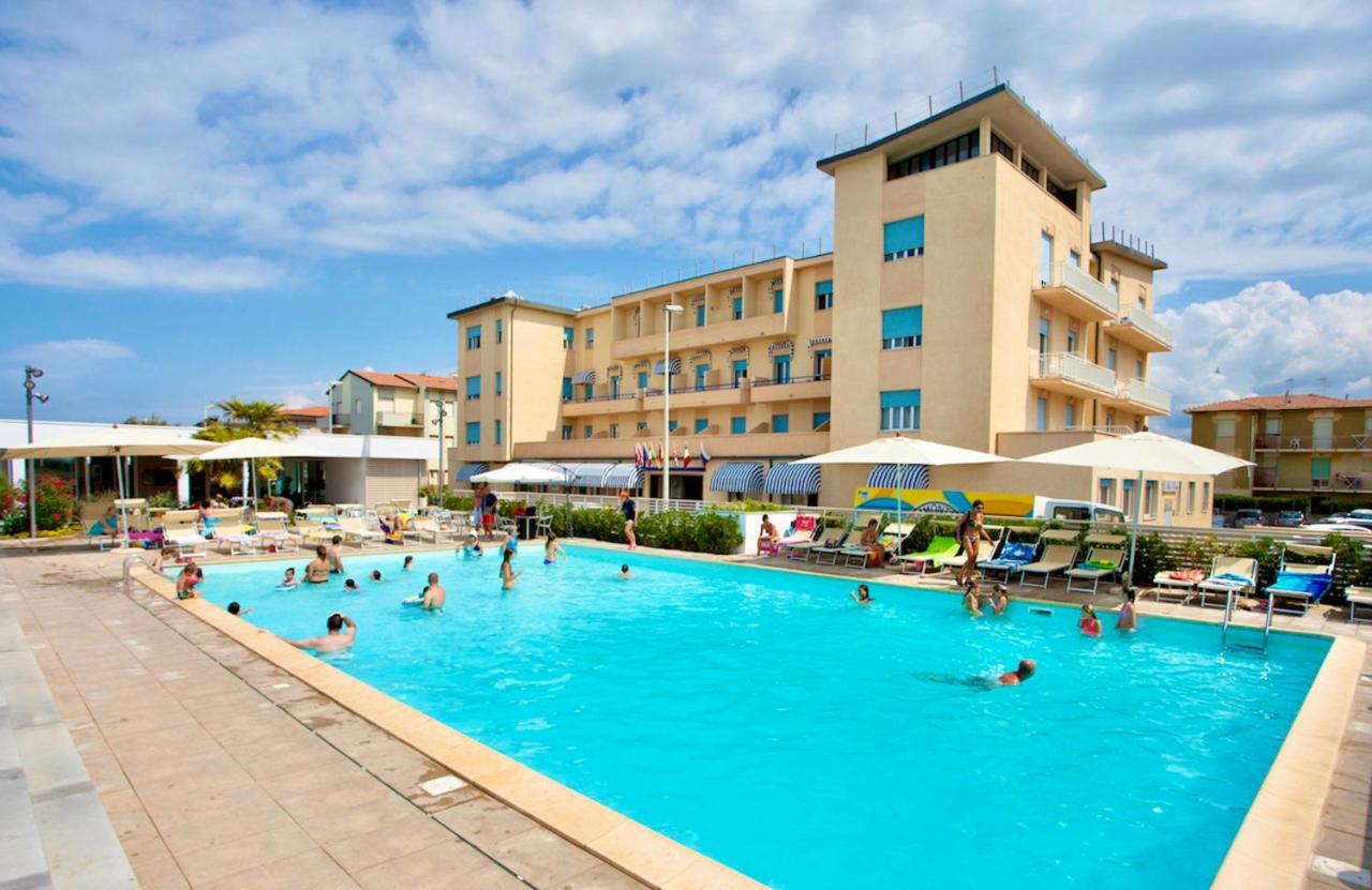 Hotel Stella Marina มารินา ดิ เชชินา ภายนอก รูปภาพ