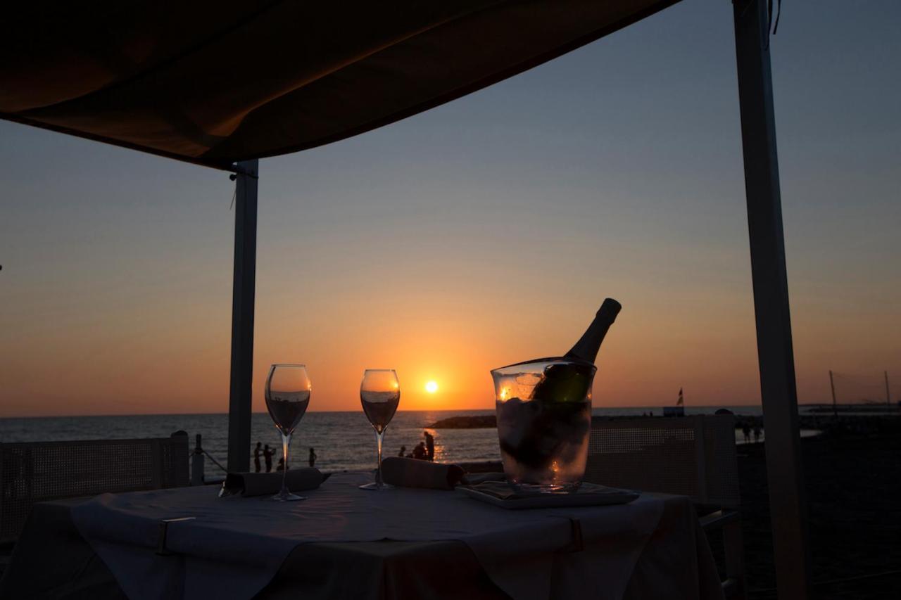 Hotel Stella Marina มารินา ดิ เชชินา ภายนอก รูปภาพ