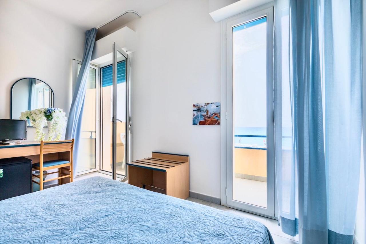 Hotel Stella Marina มารินา ดิ เชชินา ภายนอก รูปภาพ