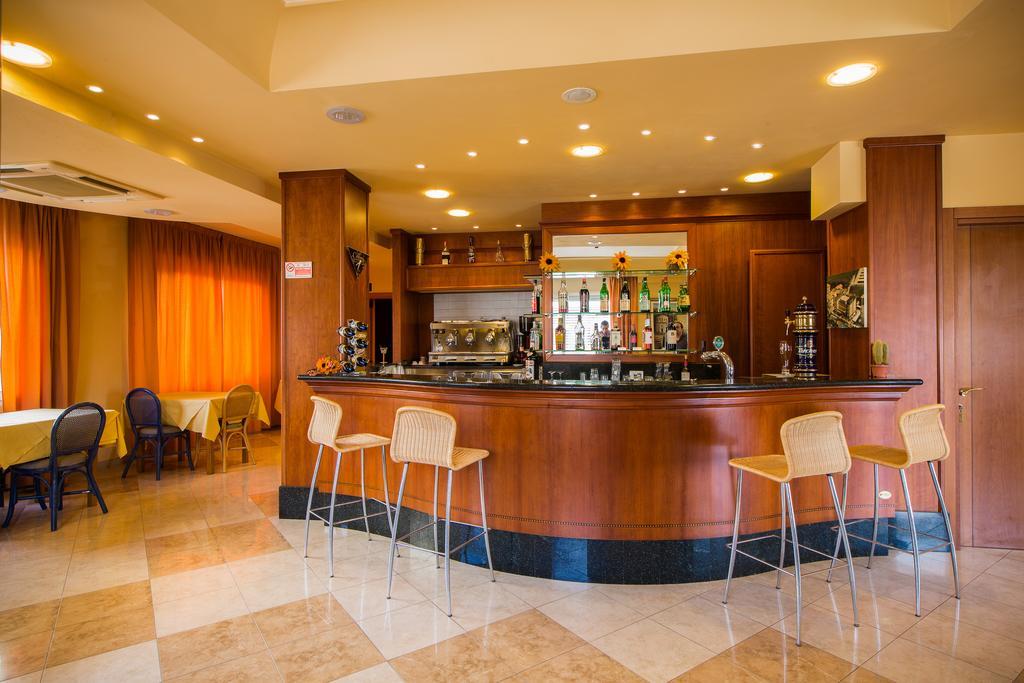 Hotel Stella Marina มารินา ดิ เชชินา ภายนอก รูปภาพ